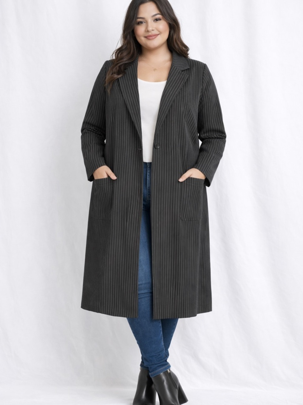 One by Chapter One Women’s Black Pinstrip‎ Long Blazer